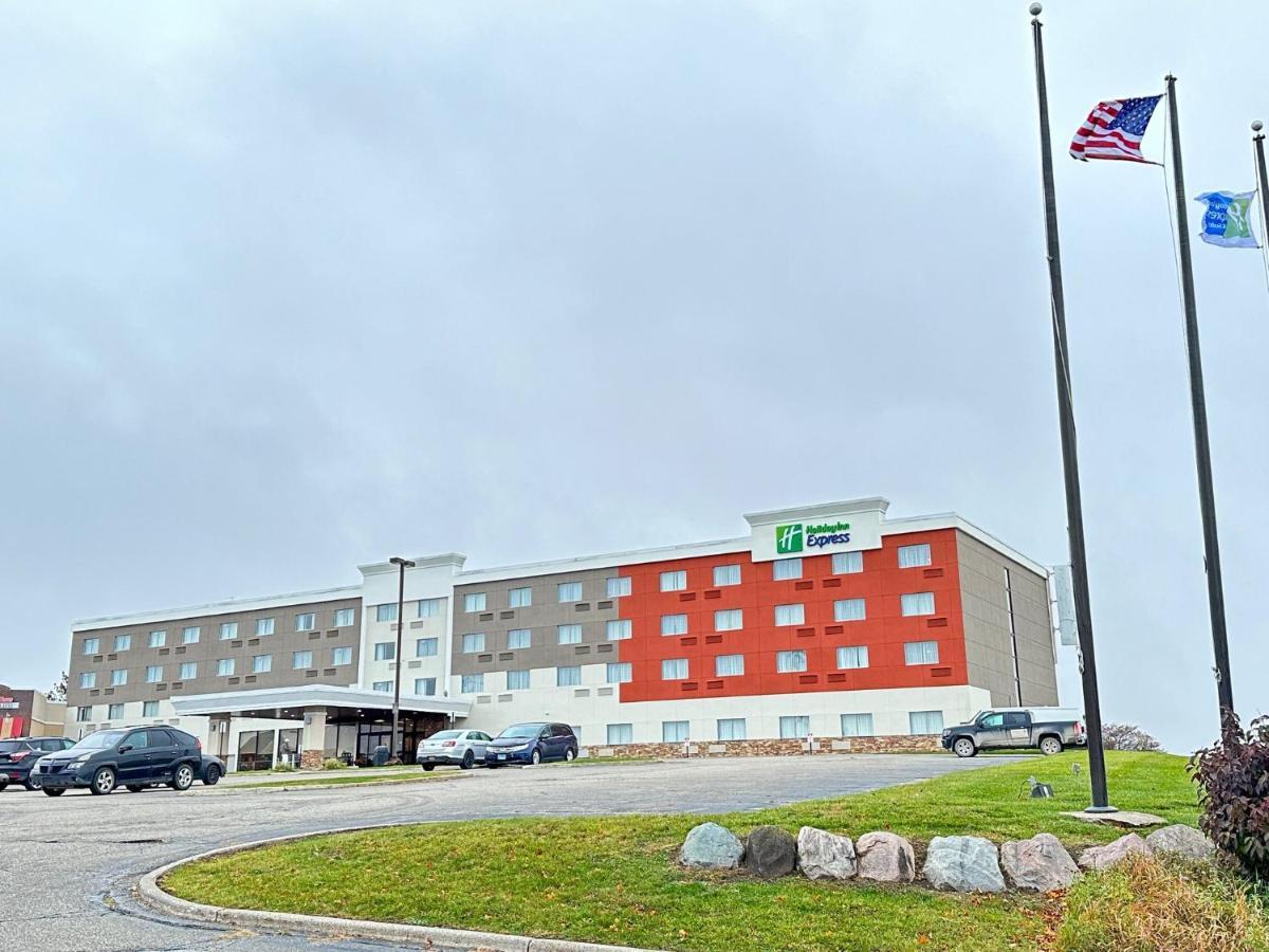 Holiday Inn Express Big Rapids By Ihg Exteriör bild